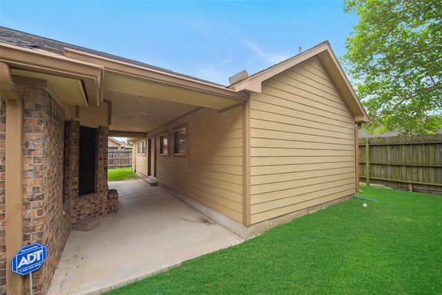 12714 Hidden Castle Drive, Houston, TX 77015