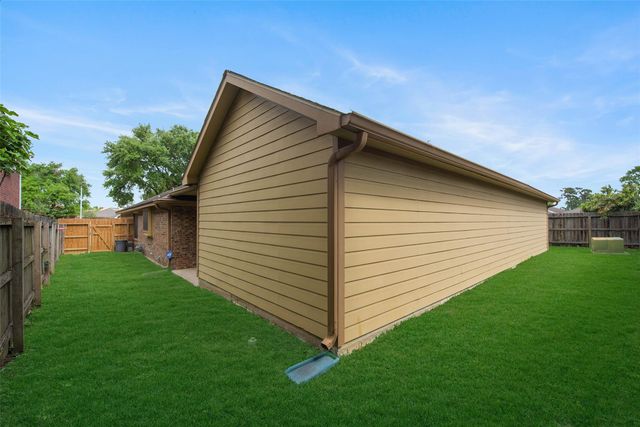 12714 Hidden Castle Drive, Houston, TX 77015