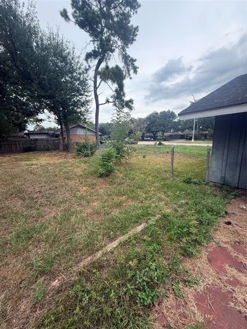 5206 W 43, Houston, TX 77092