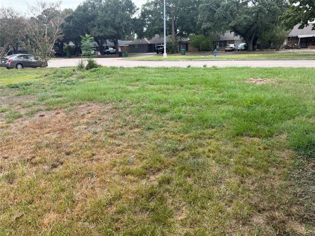 5206 W 43, Houston, TX 77092