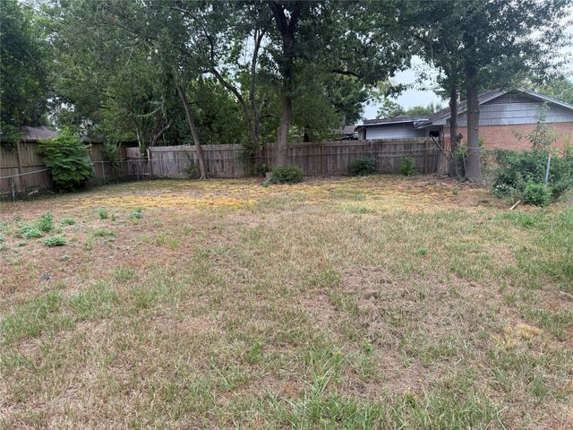 5206 W 43, Houston, TX 77092