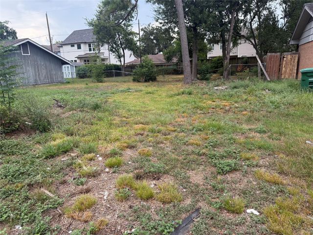 5206 W 43, Houston, TX 77092