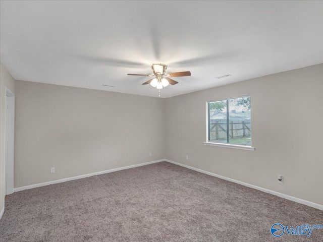 2114 Dundee Drive SW, Decatur, AL 35603