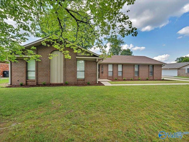 2114 Dundee Drive SW, Decatur, AL 35603