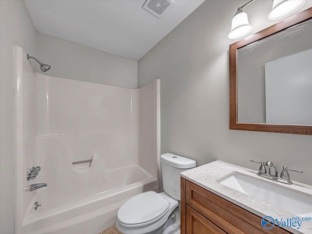 2114 Dundee Drive SW, Decatur, AL 35603