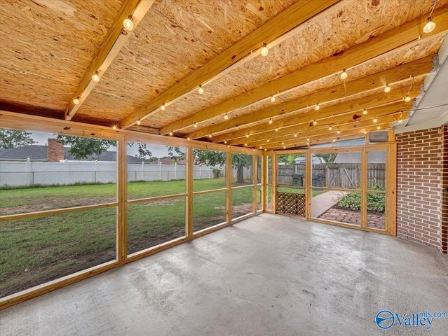 2114 Dundee Drive SW, Decatur, AL 35603