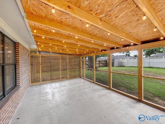 2114 Dundee Drive SW, Decatur, AL 35603