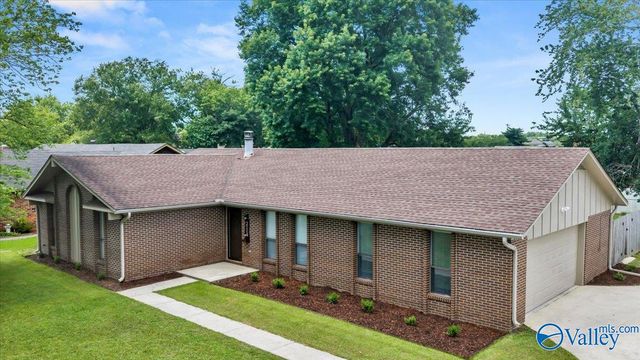 2114 Dundee Drive SW, Decatur, AL 35603