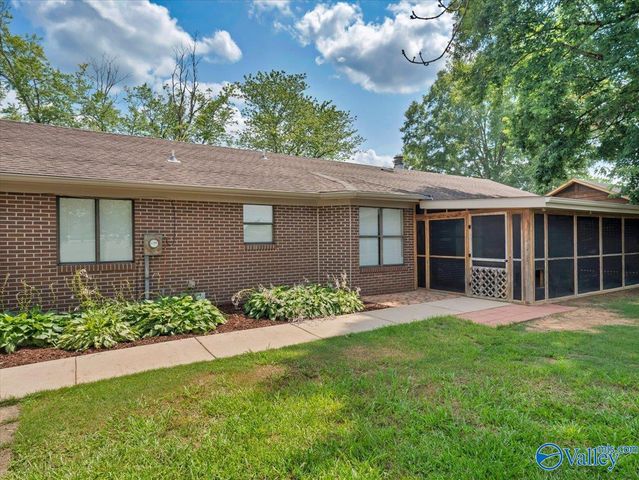 2114 Dundee Drive SW, Decatur, AL 35603