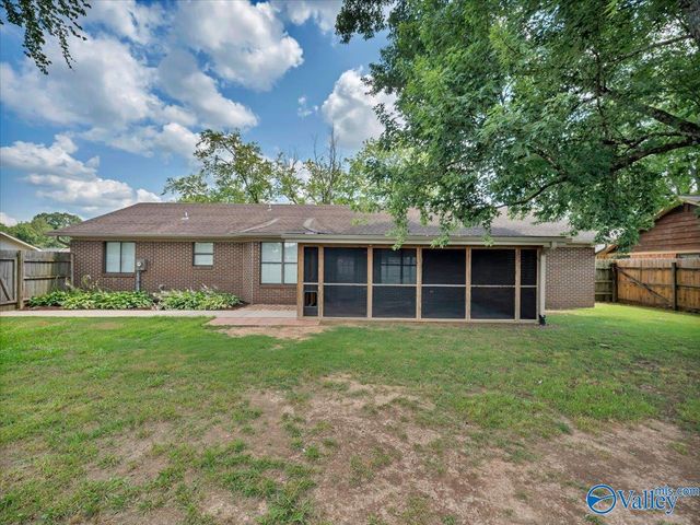 2114 Dundee Drive SW, Decatur, AL 35603