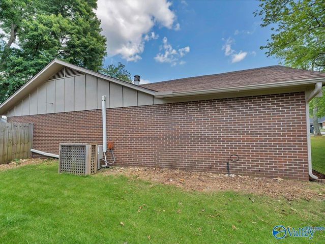2114 Dundee Drive SW, Decatur, AL 35603