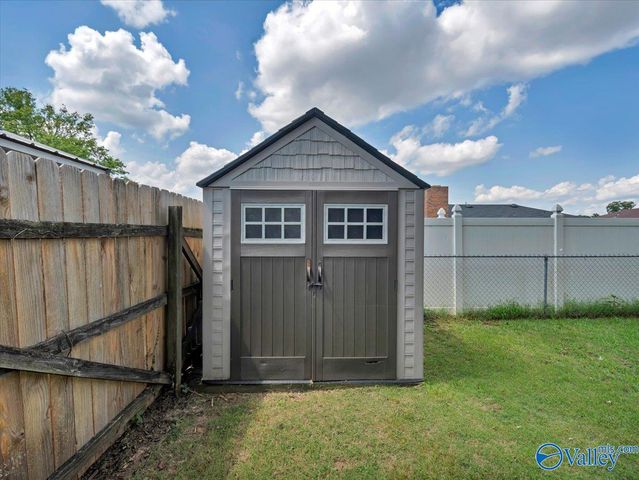 2114 Dundee Drive SW, Decatur, AL 35603
