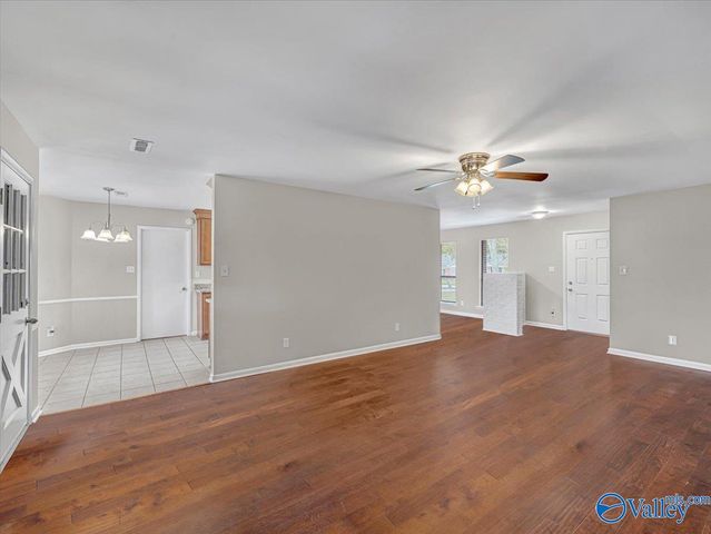 2114 Dundee Drive SW, Decatur, AL 35603