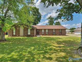 2114 Dundee Drive SW, Decatur, AL 35603