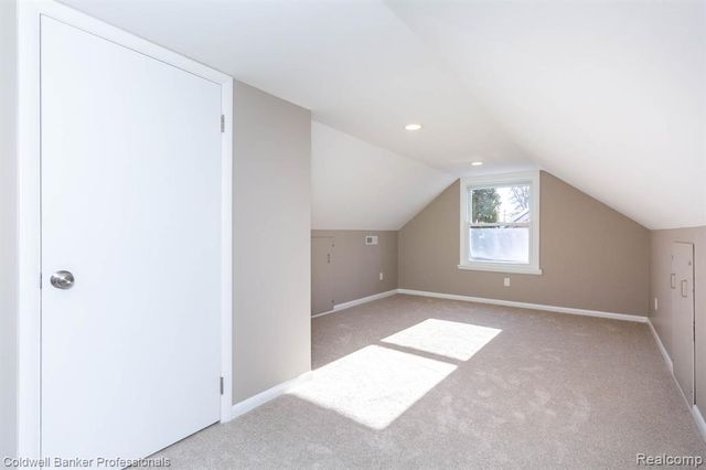 1921 Beverly Street, Sylvan Lake, MI 48320