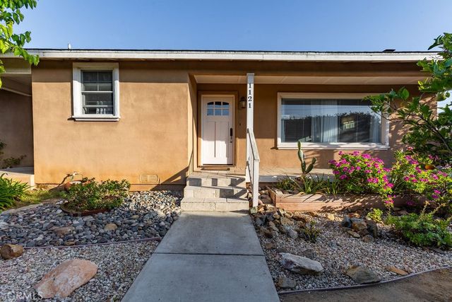 1121 Vista Way, Oceanside, CA 92054
