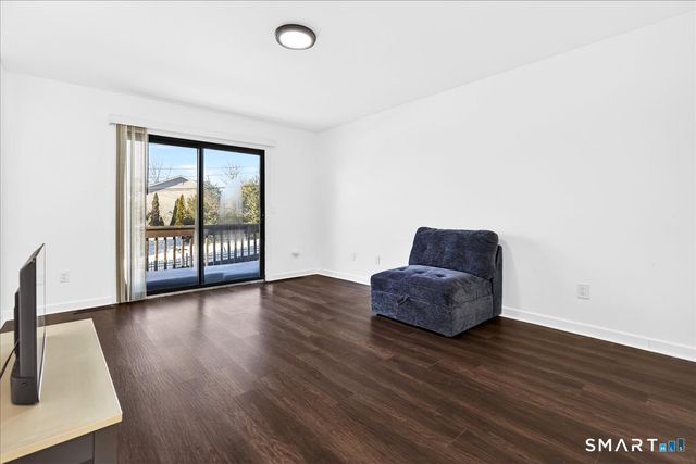 15 Crest Street D27, West Haven, CT 06516