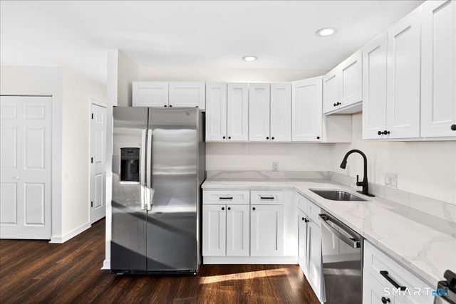 15 Crest Street D27, West Haven, CT 06516