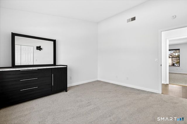 15 Crest Street D27, West Haven, CT 06516