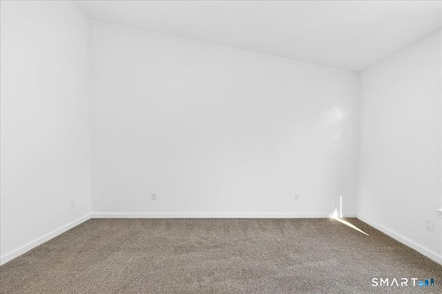 15 Crest Street D27, West Haven, CT 06516