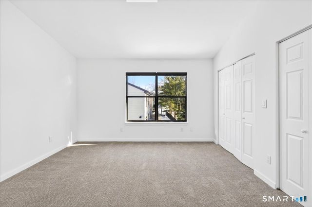 15 Crest Street D27, West Haven, CT 06516