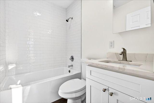 15 Crest Street D27, West Haven, CT 06516