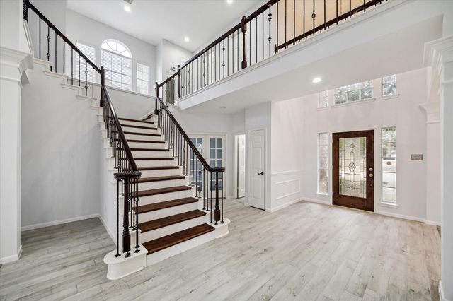 2715 Oakland Drive, Sugar Land, TX 77479