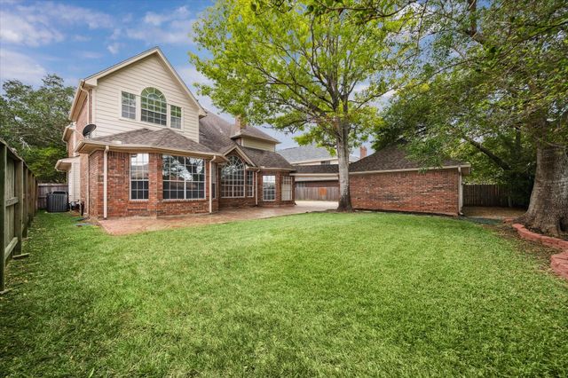 2715 Oakland Drive, Sugar Land, TX 77479