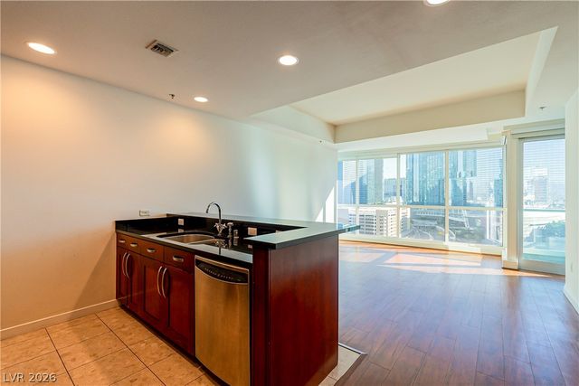 4525 DEAN MARTIN Drive 1405, Las Vegas, NV 89103