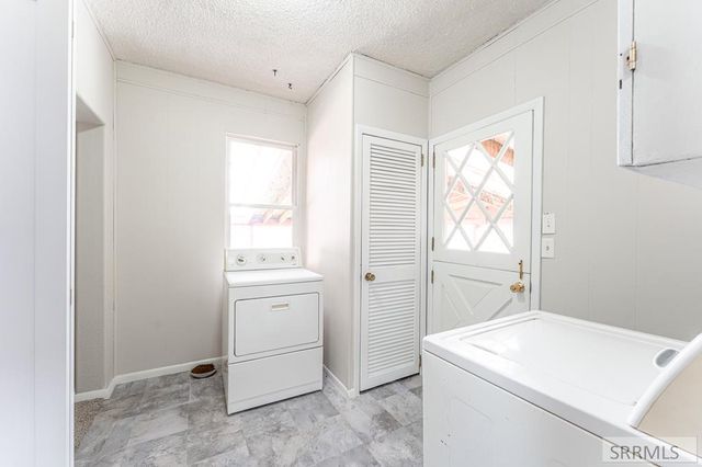 594 E 750 N, Firth, ID 83236