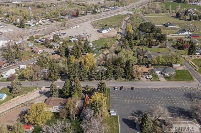 594 E 750 N, Firth, ID 83236