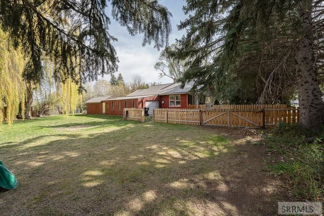 594 E 750 N, Firth, ID 83236