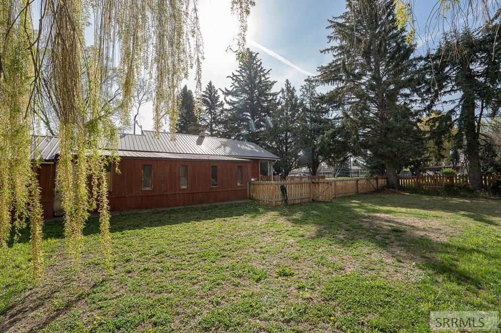 Image 31 of property listing at 594 E 750 N, Firth, ID 83236