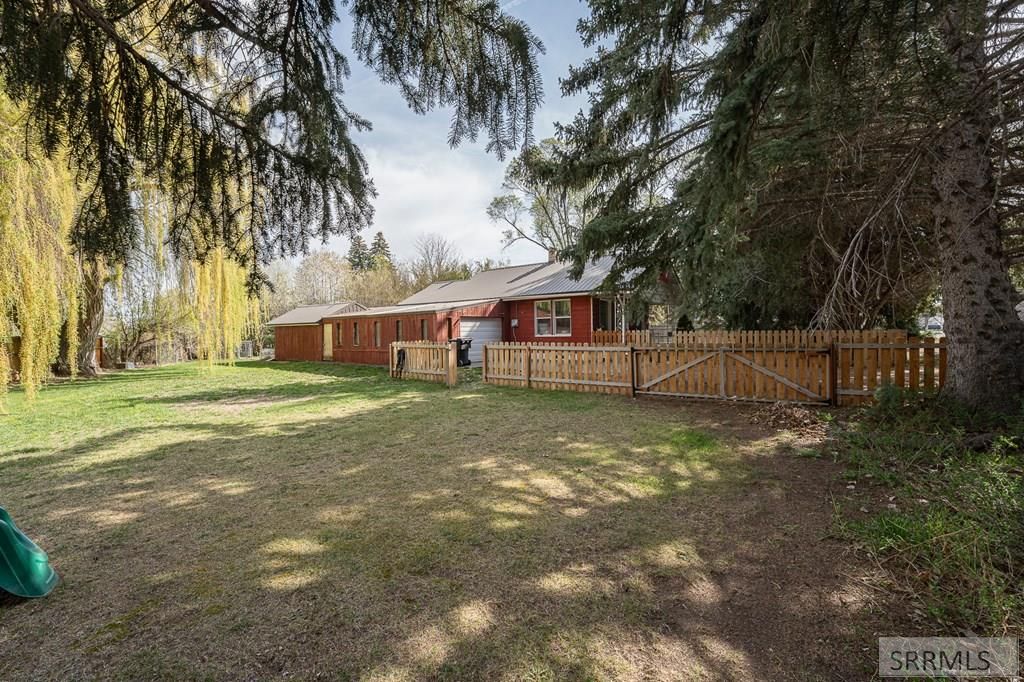 Image 33 of property listing at 594 E 750 N, Firth, ID 83236