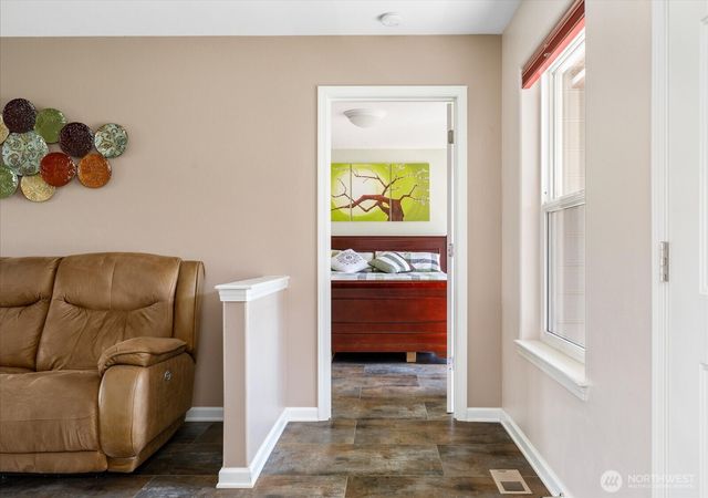 1751 SW Rock Rose Drive, Oak Harbor, WA 98277