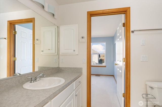 1751 SW Rock Rose Drive, Oak Harbor, WA 98277