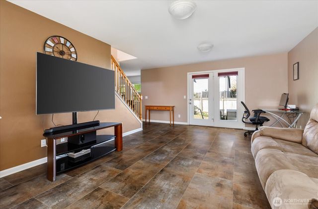 1751 SW Rock Rose Drive, Oak Harbor, WA 98277