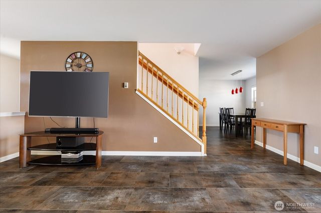1751 SW Rock Rose Drive, Oak Harbor, WA 98277