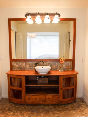 205 Kawaihae Street A6, Honolulu, HI 96825