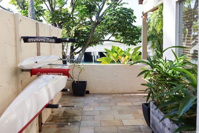 205 Kawaihae Street A6, Honolulu, HI 96825