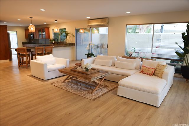 205 Kawaihae Street A6, Honolulu, HI 96825