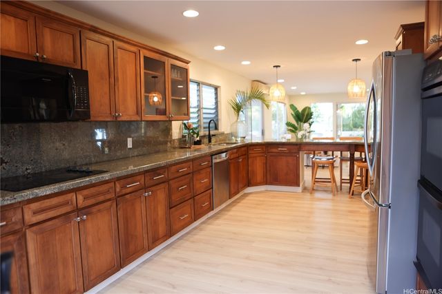 205 Kawaihae Street A6, Honolulu, HI 96825