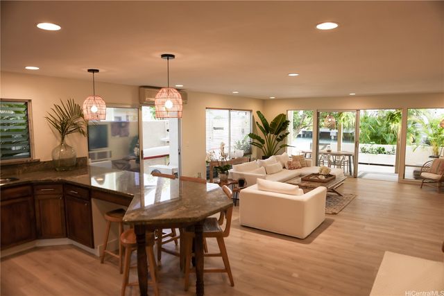 205 Kawaihae Street A6, Honolulu, HI 96825