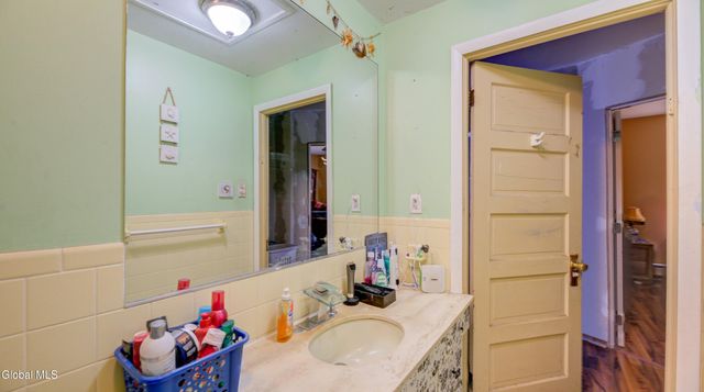 40 Fox Street, Gloversville, NY 12078