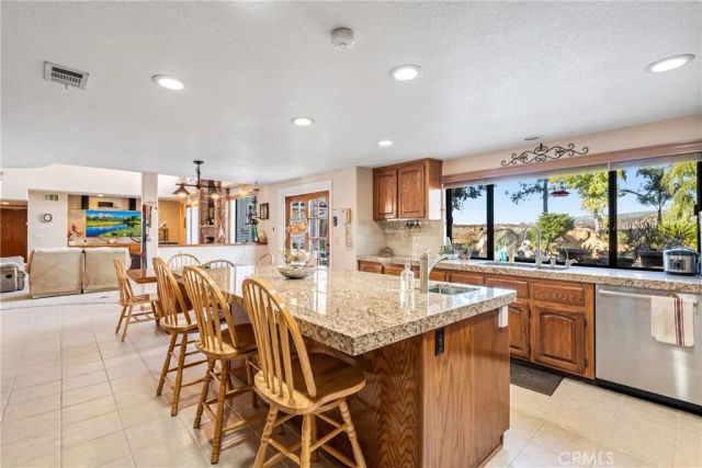 2412 Deland, Alpine, CA 91901