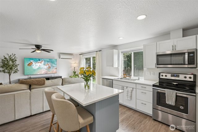 16001 NE 4th Way, Vancouver, WA 98684