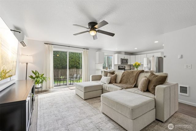 16001 NE 4th Way, Vancouver, WA 98684