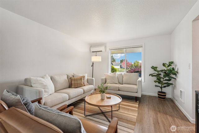 16001 NE 4th Way, Vancouver, WA 98684