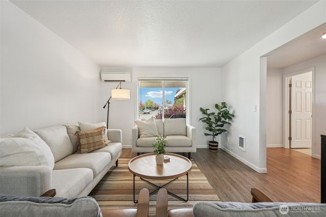 16001 NE 4th Way, Vancouver, WA 98684