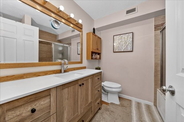 18 Beals Cove Road F, Hingham, MA 02043